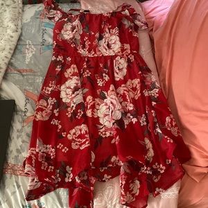 I am selling this pretty dress it’s from childrens place☺️